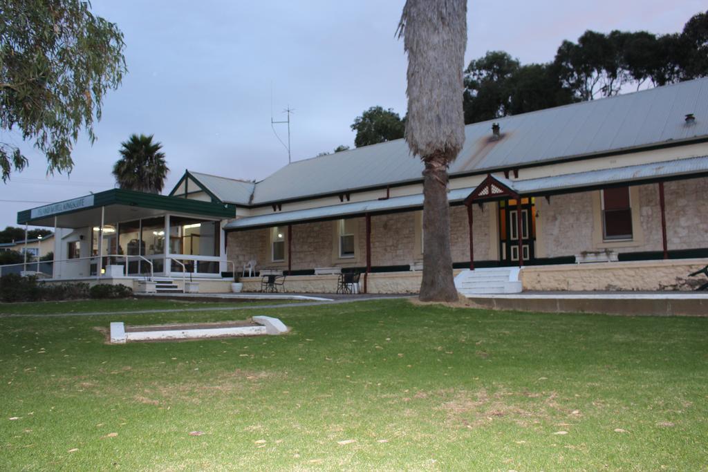 Island Motel Kingscote Bagian luar foto