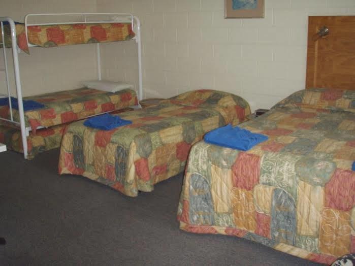 Island Motel Kingscote Bagian luar foto